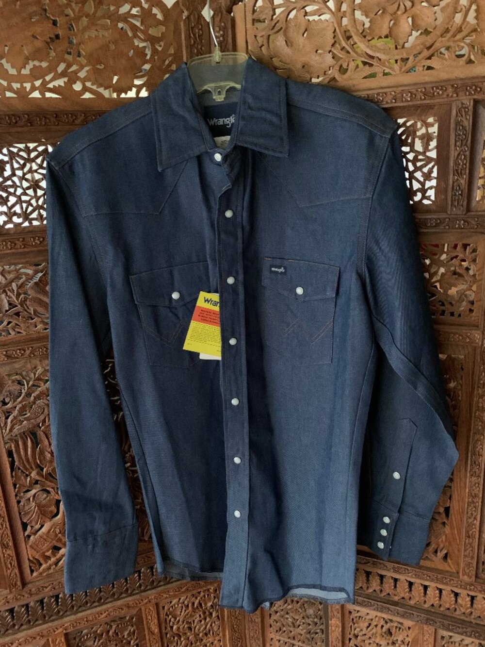 NWT Men’s Wrangler Denim Shirt Size Small